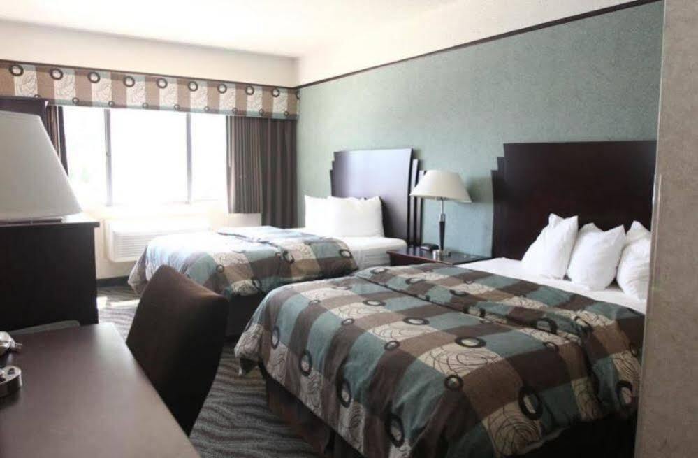 Days Inn & Suites By Wyndham Rochester Hills Mi Eksteriør billede